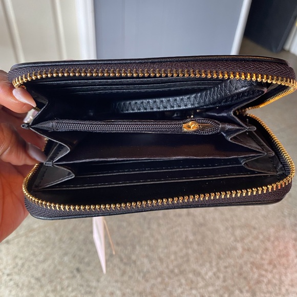 Dani Single Black Wallet w/Wrist Strap - Picture 2 of 10